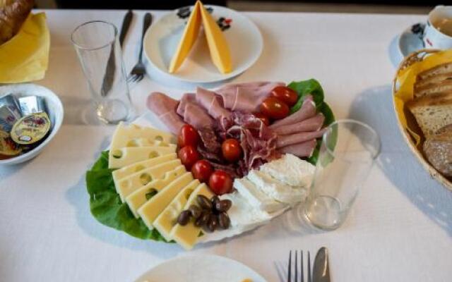 Vila Nicopole - art & wine