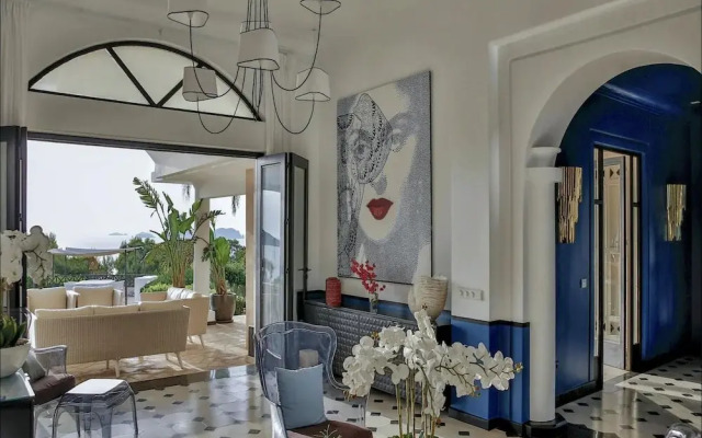 Holiday Home With Charming Patio