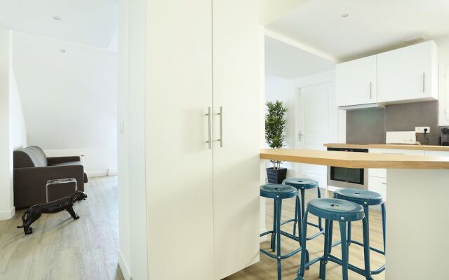 Apartment Ponthieu - Champs Elysées