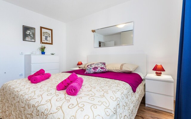 Amazing Home in Vodice With Wifi and 3 Bedrooms