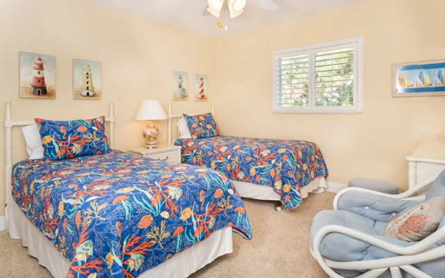 Island Beach Club 230D