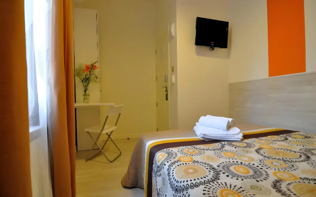 Hostal Far Home Plaza Mayor