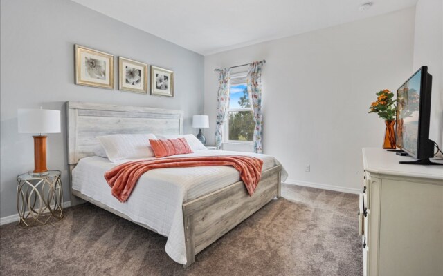 7 Bedrooms - 5 Bathrooms - Solterra 4035 Ol