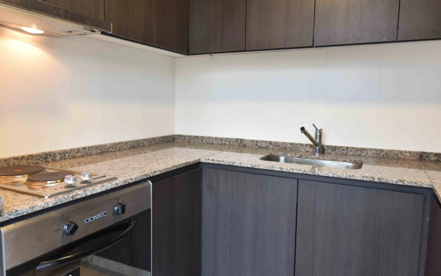 Arc Arenales Studios & Suites