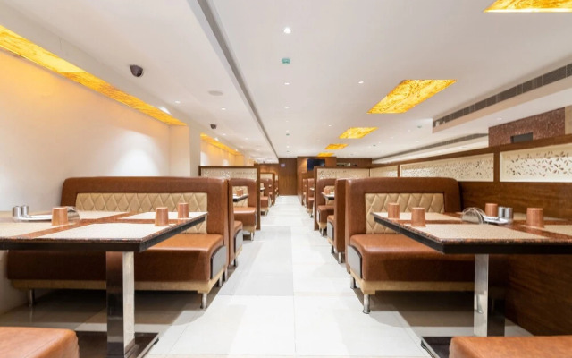 Capital O 43703 Thechi Hotels