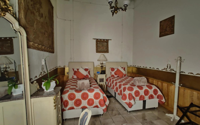 Azcami Boutique Hotel