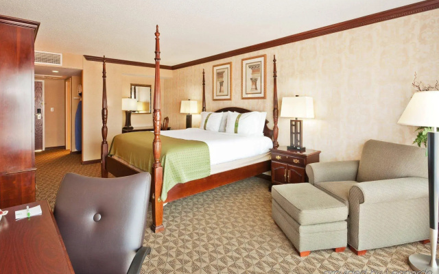 Holiday Inn University Plaza-Bowling Green by IHG