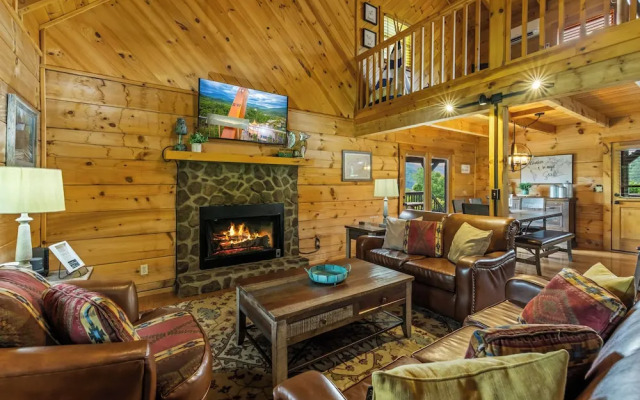Cabin w/ Hot Tub, Theater & Games!