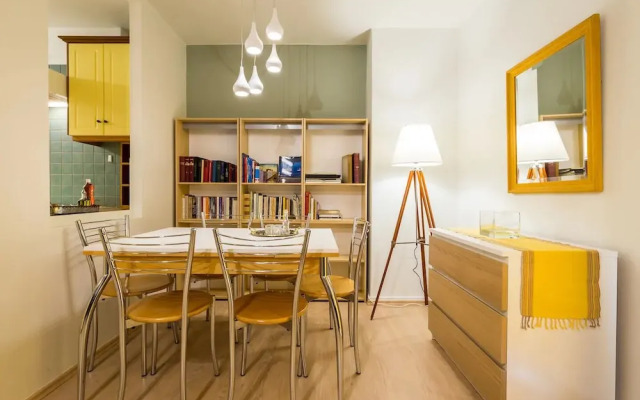 Downtown urban flat for 4 people in Plaka