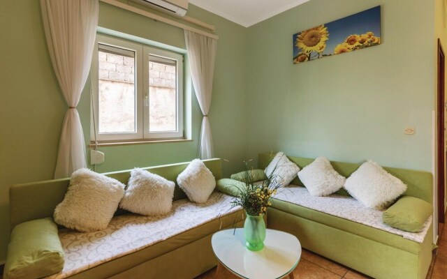 Nice Home in Liznjan With Wifi and 1 Bedrooms