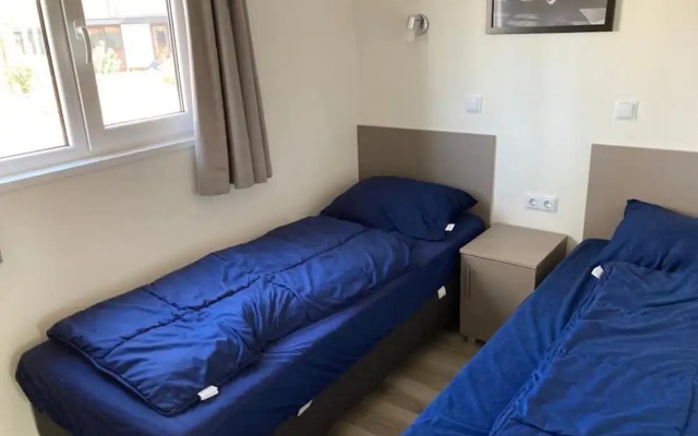 Modern Chalet With Combi Microwave Near Efteling