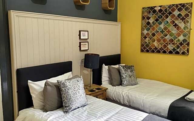 The Residence - 47 Minto St