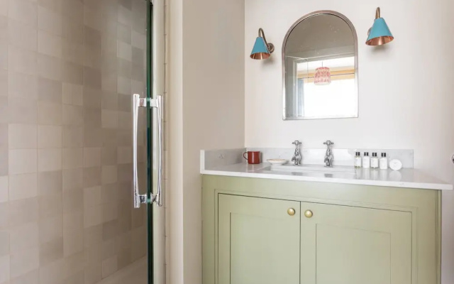 Vernon Street by Onefinestay