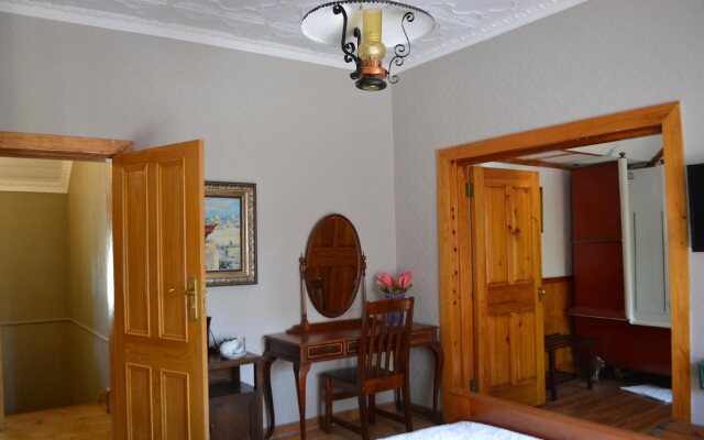 Hobbit Boutique Hotel