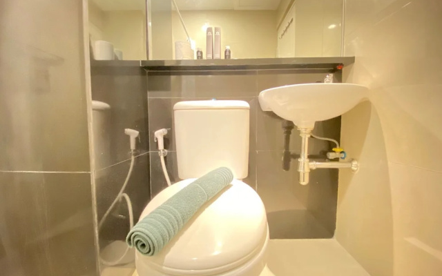 Deluxe & Stylish 2BR at Grand Asia Afrika Apartment near Braga City Walk – Bathroom – Bandung
