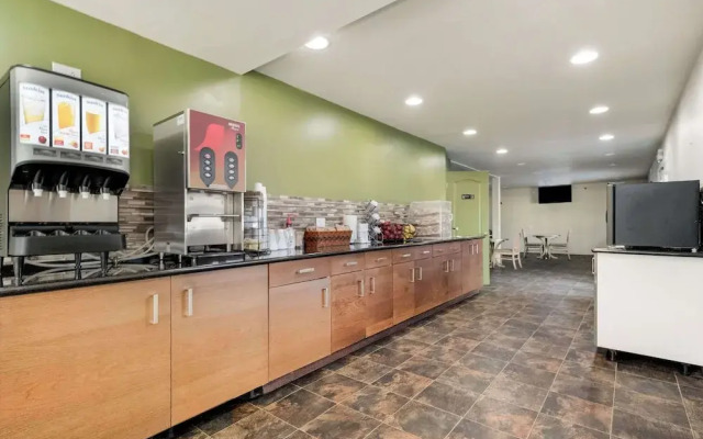 Rodeway Inn Casino Center