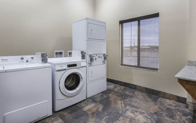 Comfort Suites University