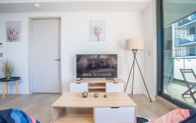 Lively 2bed1bath Mascot APT