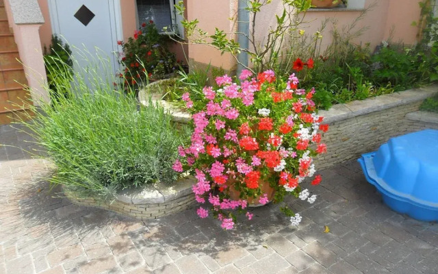 Marinka - With Backyard - A2