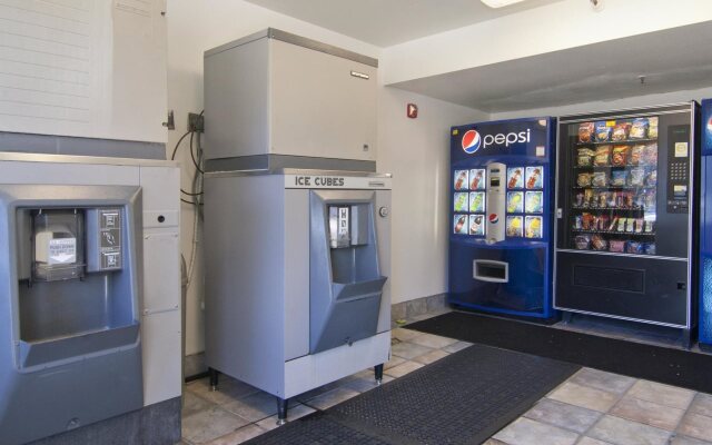 Motel 6 Roseville, MN - Minneapolis North