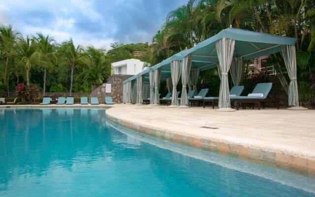 Classy artsy ocean-view unit near pool at Pacifico in Coco sleeps 6