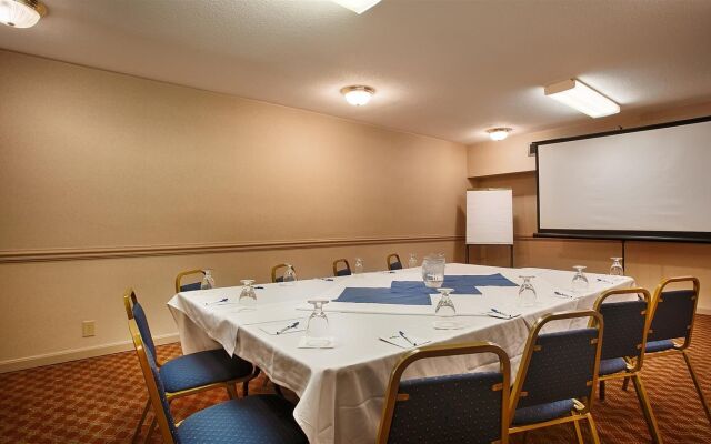 Clarion Inn Falls Church - Arlington