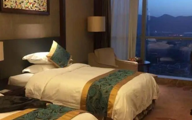 Soluxe Hotel