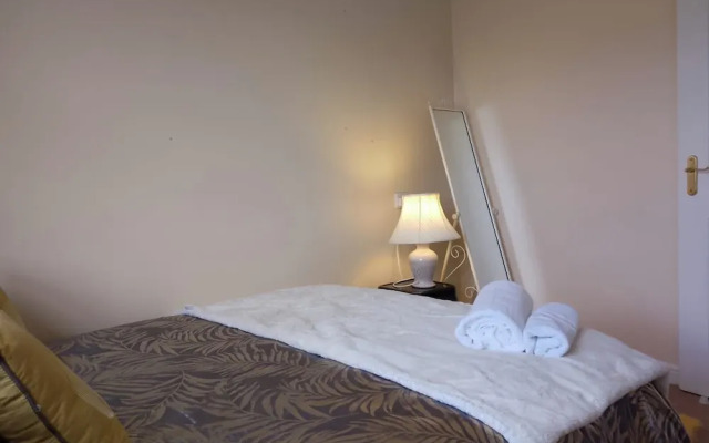 Tranquil Retreat in Ely City Center