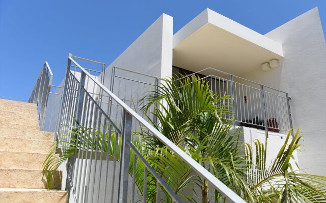 Condominium T-Room