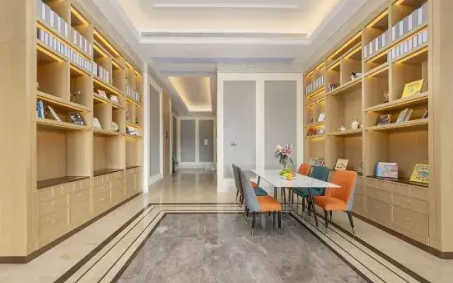 Vienna Hotel (Foshan Shunde OCT Harbour Daliang Yueran Plaza)