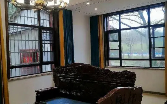 Xinyang Mountain B&B