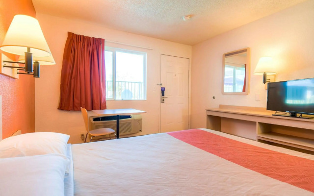 Motel 6 Rancho Mirage, CA - Palm Springs