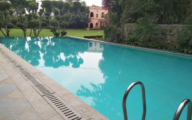 OYO 15842 The Banyan Farm