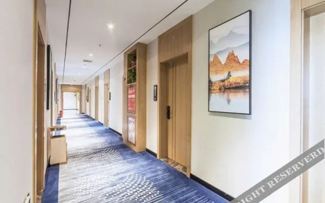 Yuhao Holiday Hotel