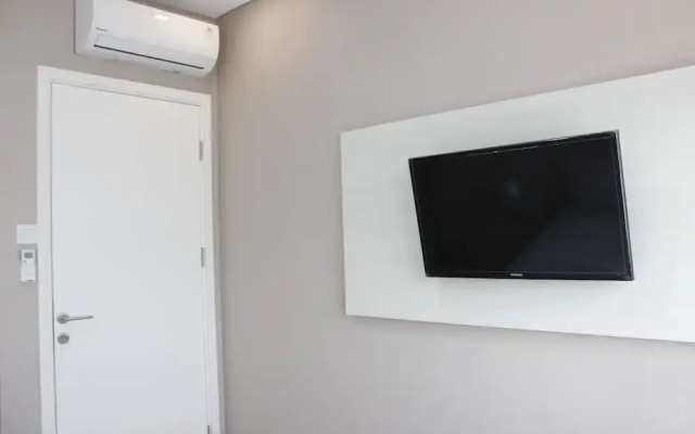 Luxurious 1BR Apartment @ Parahyangan Residence