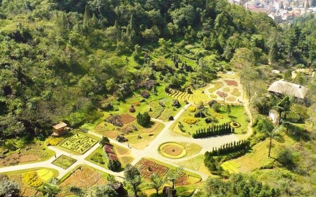 Heaven Gate Hotel O Quy Ho