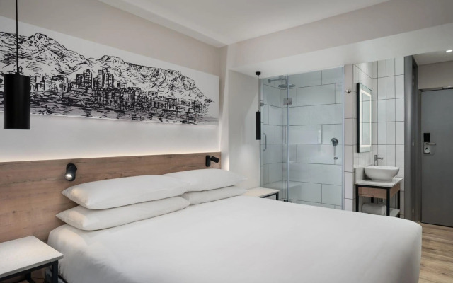 Protea Hotel by Marriott Cape Town Sea Point