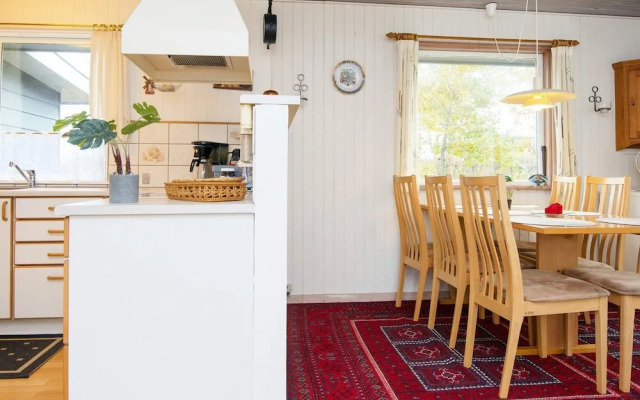 6 Person Holiday Home in Hemmet