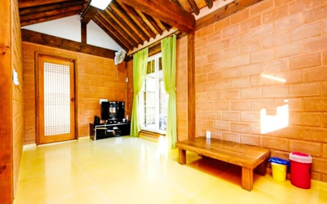 Namyangju Hanwoolchae Pension