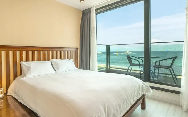Goseong Littlesquare Oceanview Pension