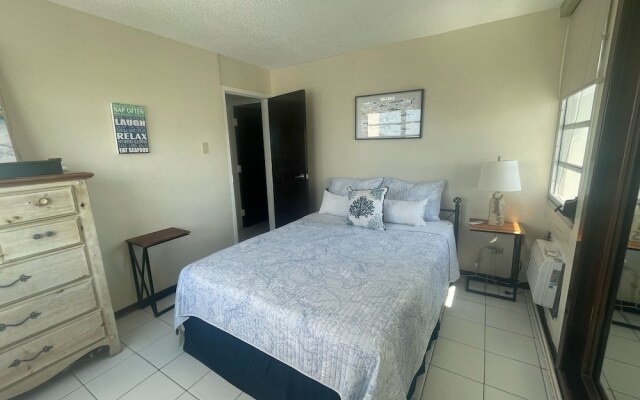 Ocean View 2 Bed 1 Bath 2 Parkings Pool