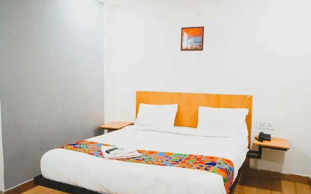 Roomshala 042 Grand Vikas