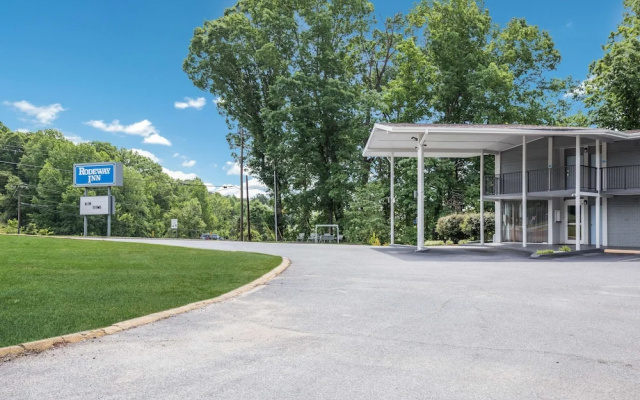 Royal American Inn