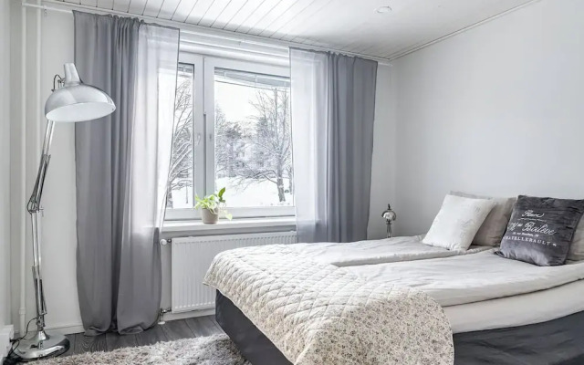 Bright 1BR Apartment next to the Beach