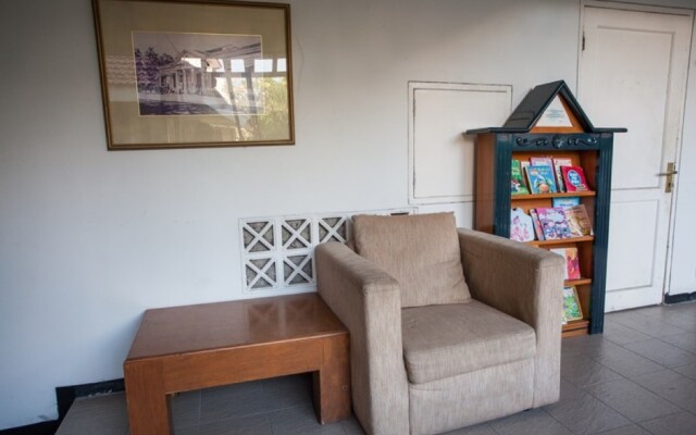 RedDoorz Premium @ Raya Nginden