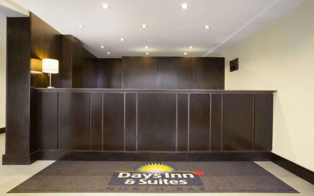 Days Inn & Suites North Bay