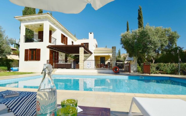 3 bedroom Villa Tala 67 with private pool and golf course views, Great for families, near Aphrodite Hills Resort village