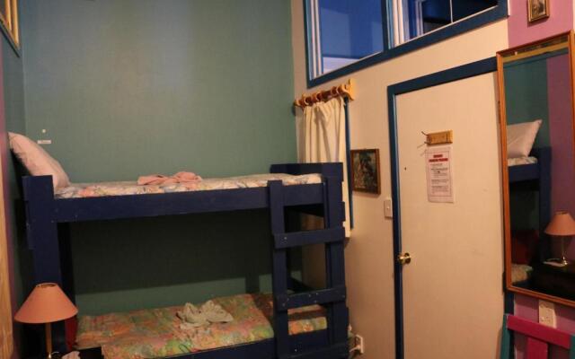 Atlantis Backpackers & Motels