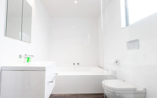 Luxury 4 Bedroom Home With Private Cinema