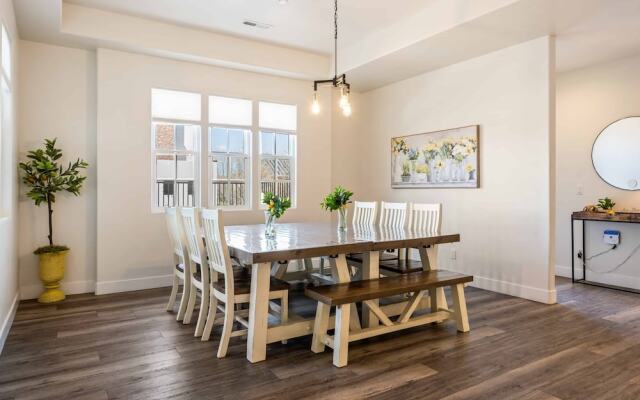 The Ann Marie #f1 6 Bedroom Townhouse